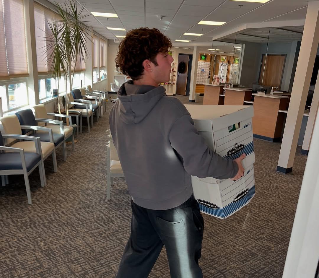 Commercial office moving services Massachusetts - business movers relocating office furniture and equipment Commercial office moving services Massachusetts - business movers relocating office furniture and equipment