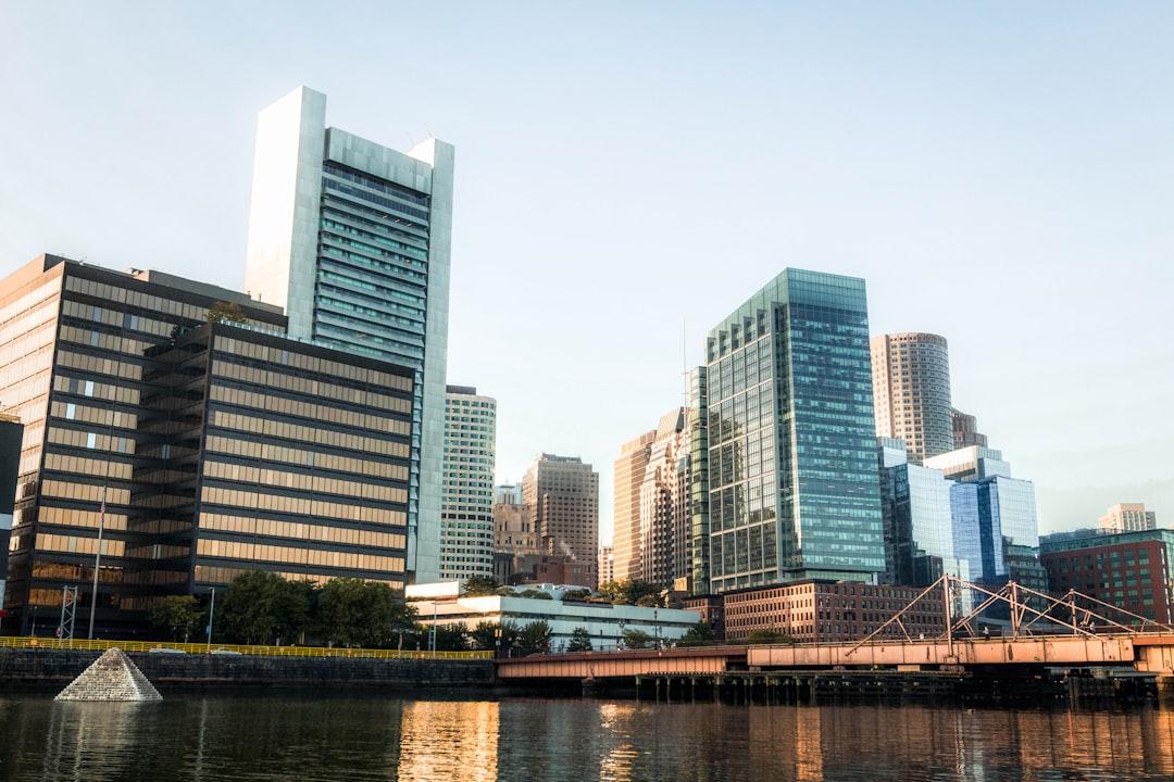 Best Local Restaurants to Celebrate After a Move in Boston (2025) Best Local Restaurants to Celebrate After a Move in Boston (2025)