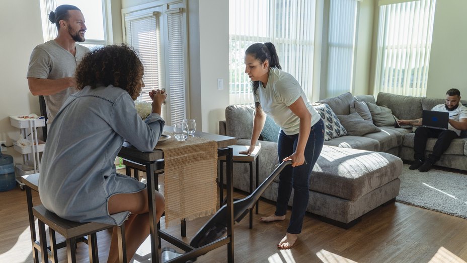 Moving with Roommates: How to Stay Sane