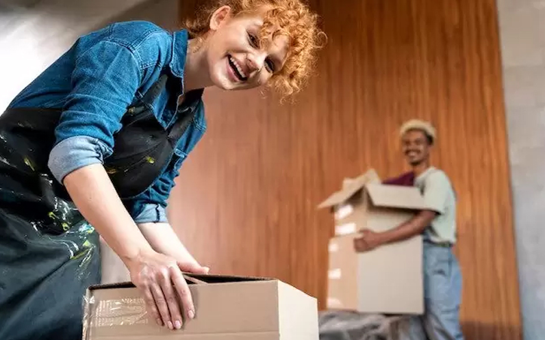What Movers Bring That DIY Movers Usually Forget